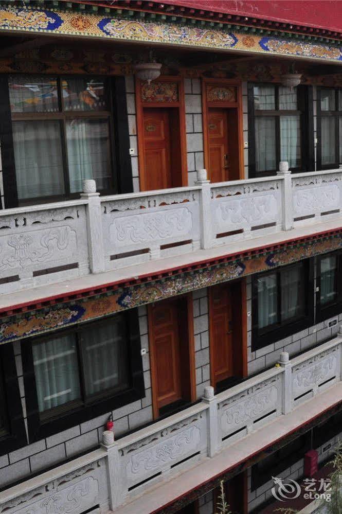 Yak Hotel Lhasa Exteriör bild